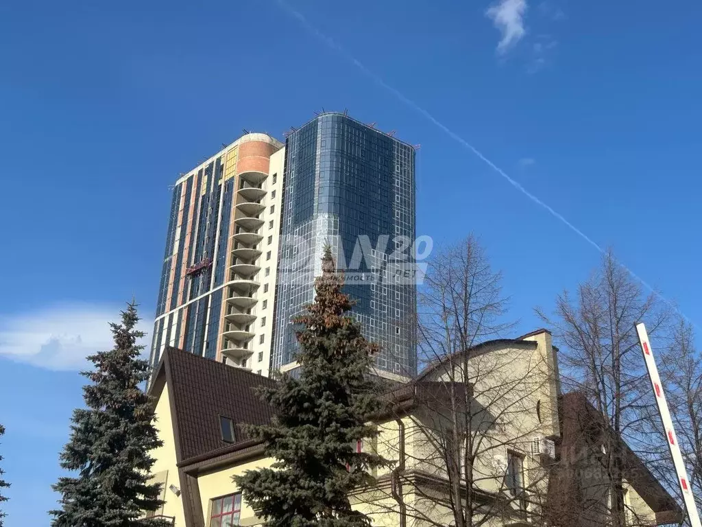 2-к кв. Челябинская область, Челябинск ул. Труда, 157А (70.0 м) - Фото 0