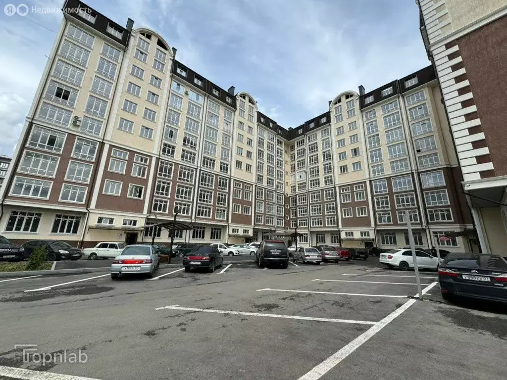 6-комнатная квартира: Нальчик, улица Тлостанова, 28Б (125 м) - Фото 1
