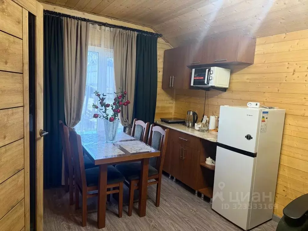 Дом в Карачаево-Черкесия, Зеленчукский район, с. Архыз ул. Ленина, 7А ... - Фото 1