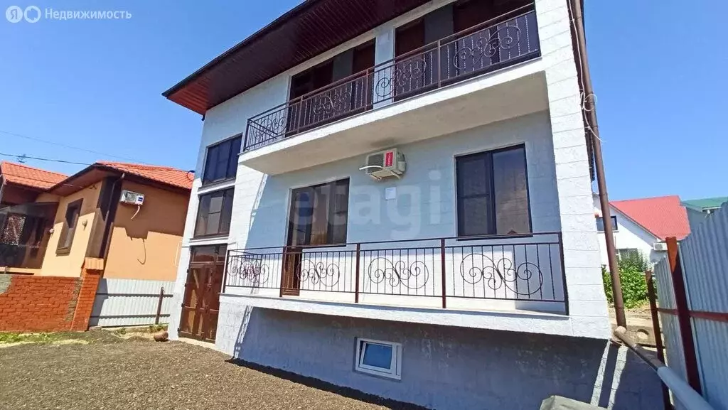 Дом в Витязево, Родниковая улица (400.8 м) - Фото 1