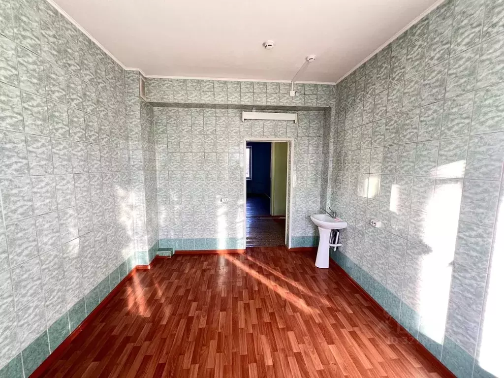 Офис в Кемеровская область, Ленинск-Кузнецкий ул. Чекмарева, 7 (15 м) - Фото 2