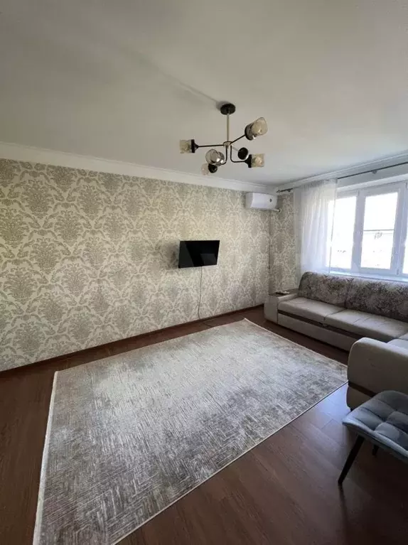 1-к. квартира, 50 м, 4/5 эт. - Фото 1