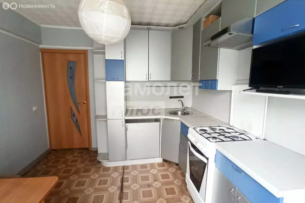 3-комнатная квартира: Омск, Заозёрная улица, 36/3 (70 м) - Фото 0