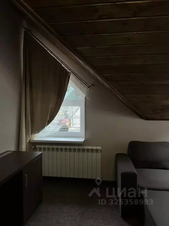 Комната Кабардино-Балкария, Эльбрусский район, с. Терскол ул. Азау, 16 - Фото 1