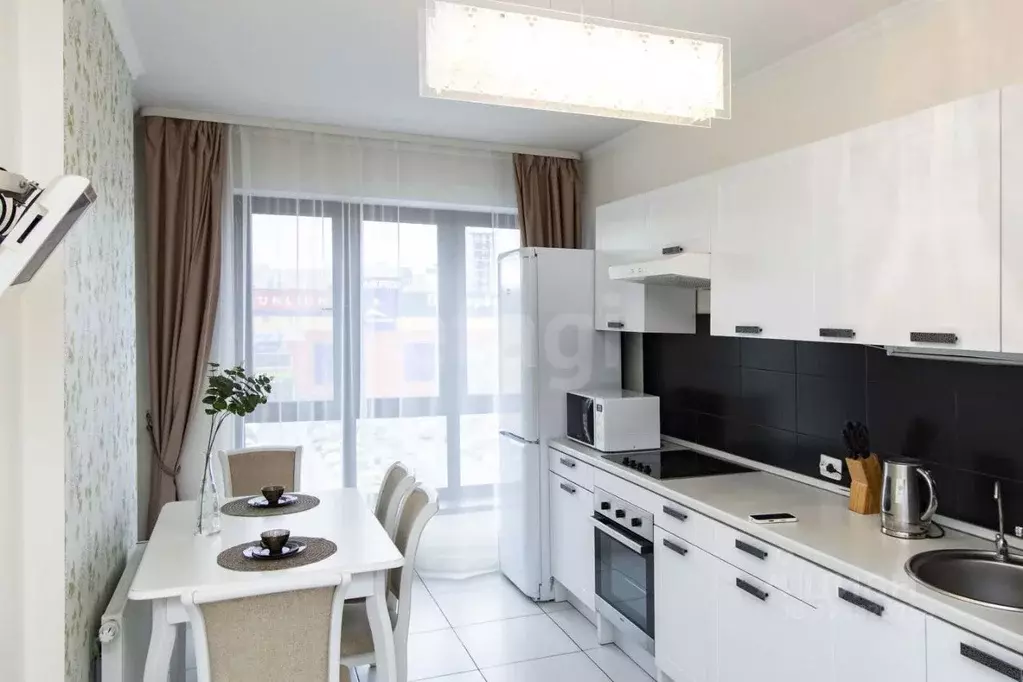 2-к кв. Тюменская область, Тюмень ул. Максима Горького, 68к1 (68.9 м) - Фото 2