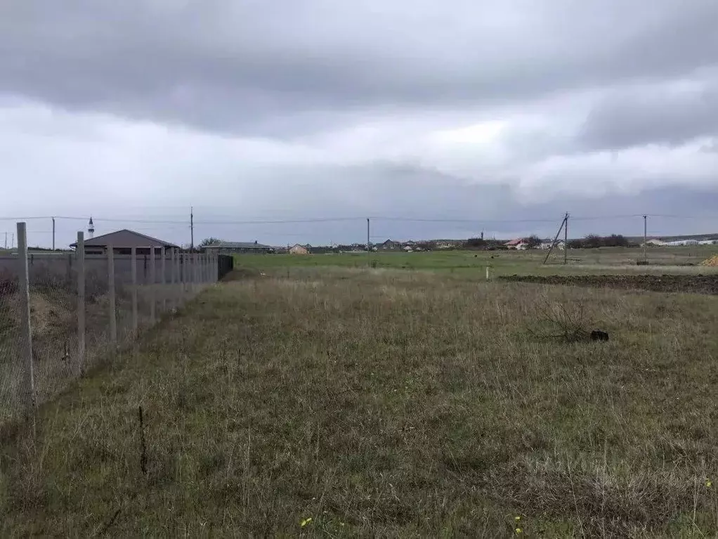 Участок в Крым, Симферопольский район, с. Урожайное ул. 8 Марта, 20 ... - Фото 1