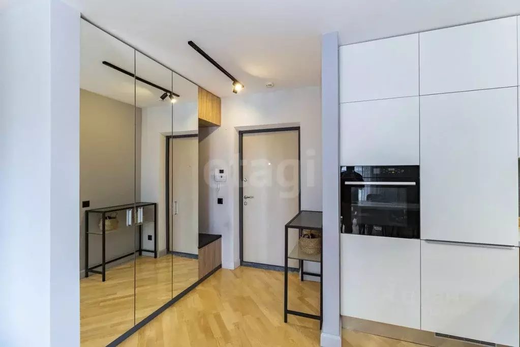 2-к кв. Тюменская область, Тюмень ул. 50 лет Октября, 57А (70.0 м) - Фото 2