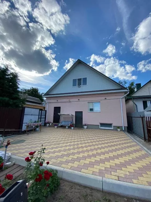 Дом в Саратовская область, Энгельс Пристанская ул., 200 (90 м) - Фото 1