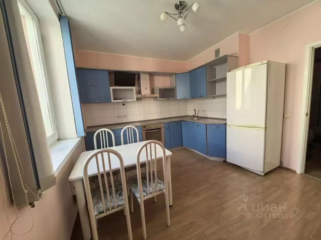 3-к кв. Свердловская область, Екатеринбург ул. Соболева, 21к1 (81.1 м) - Фото 0