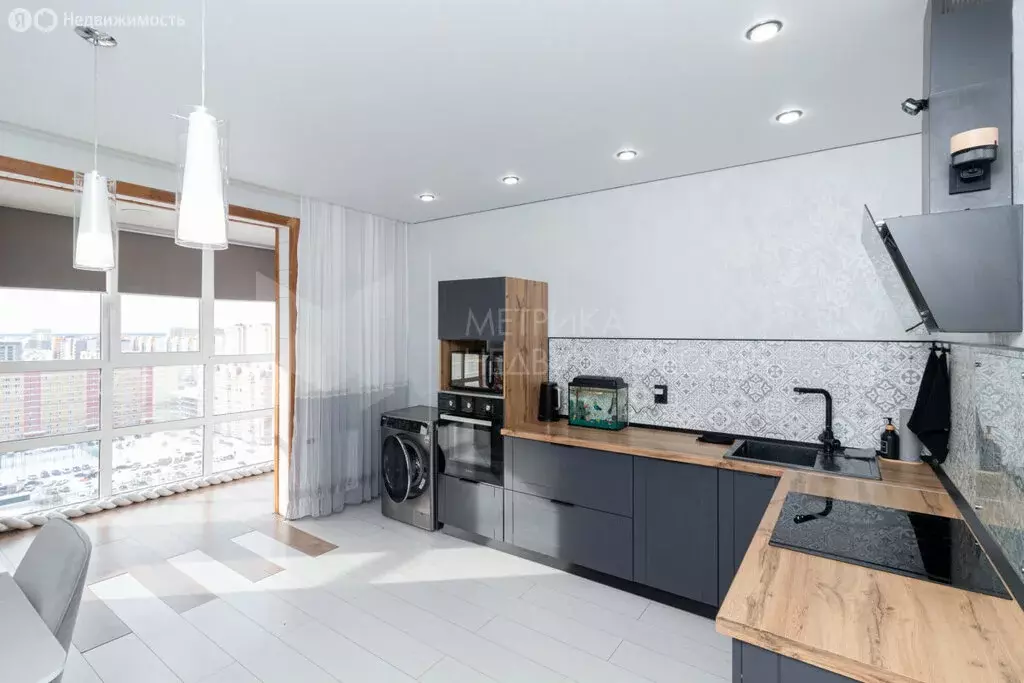 2-комнатная квартира: Тюмень, улица Андрея Бушуева, 2 (59.8 м) - Фото 2