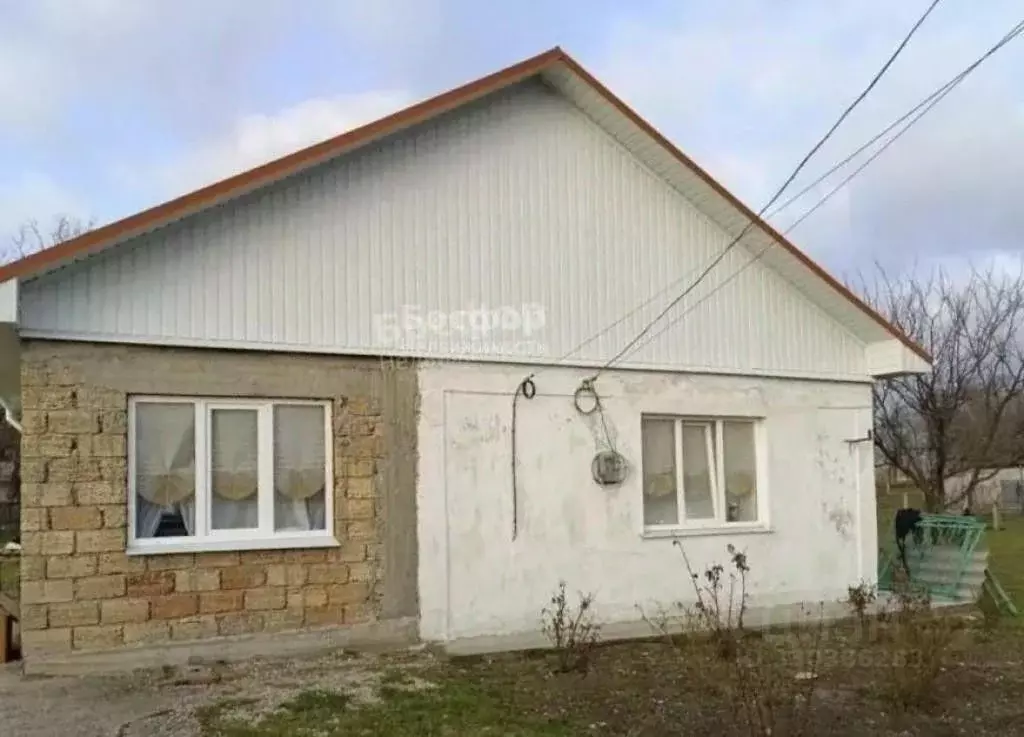 Дом в Крым, Кировский район, с. Синицыно ул. Советская (72 м) - Фото 1