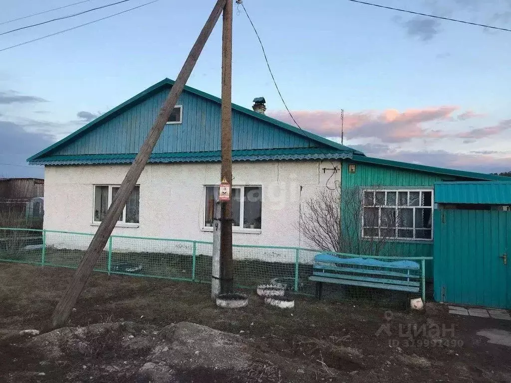 Дом в Свердловская область, Артемовский муниципальный округ, пос. ... - Фото 0