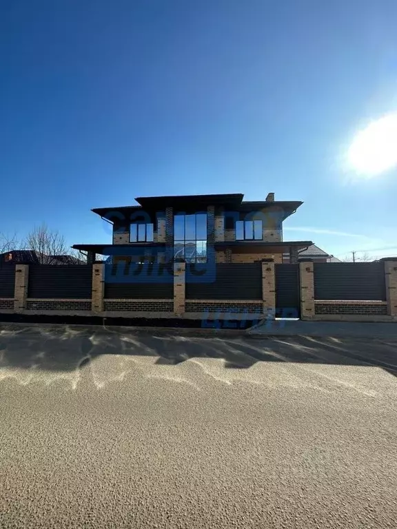 Дом в Краснодарский край, Краснодар Пригородная ул., 1 (270 м) - Фото 1