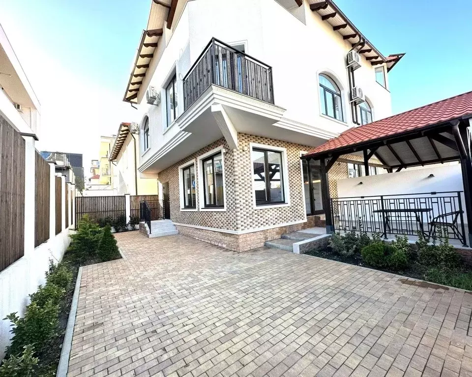 Таунхаус в Краснодарский край, Геленджик ул. Рыбникова, 50к1 (170 м) - Фото 1