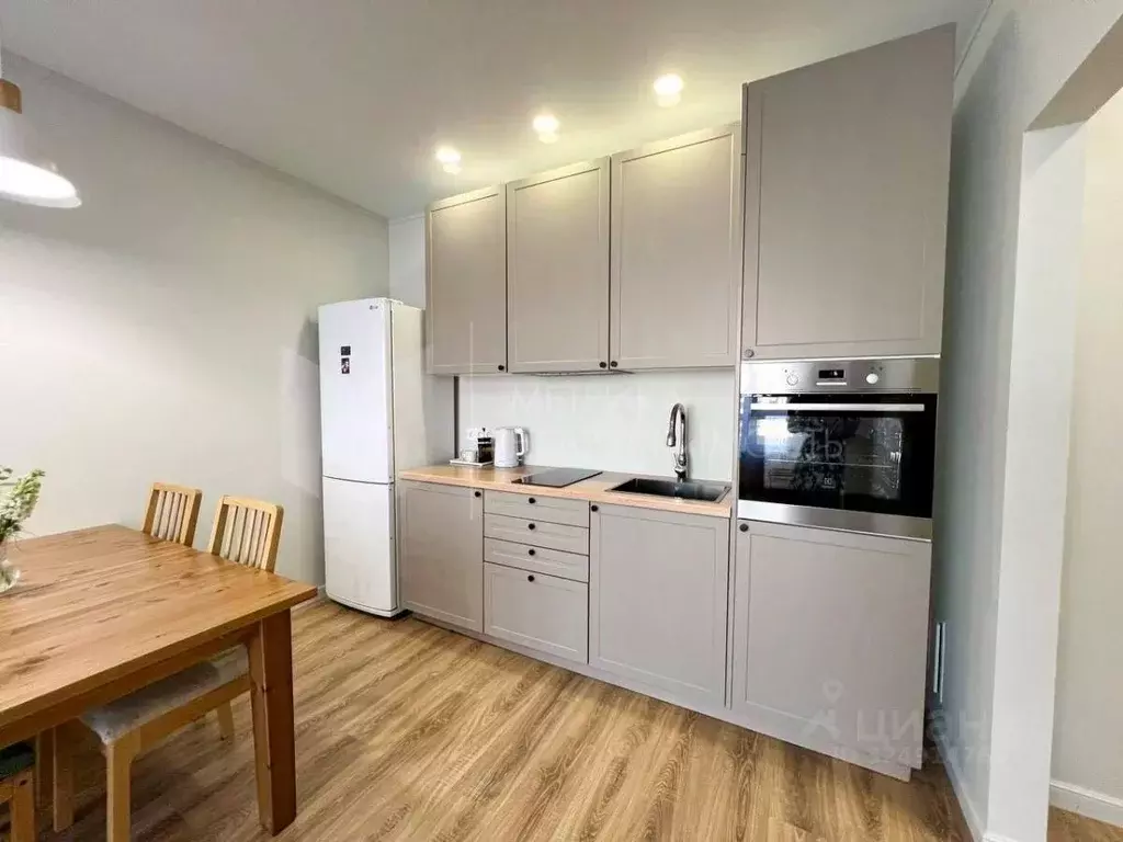 2-к кв. Тюменская область, Тюмень ул. Пожарных и Спасателей, 1 (56.0 ... - Фото 1