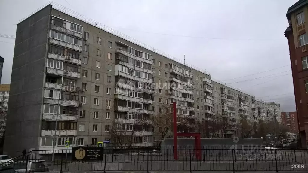 3-к кв. Тюменская область, Тюмень ул. Свердлова, 22 (68.0 м) - Фото 0