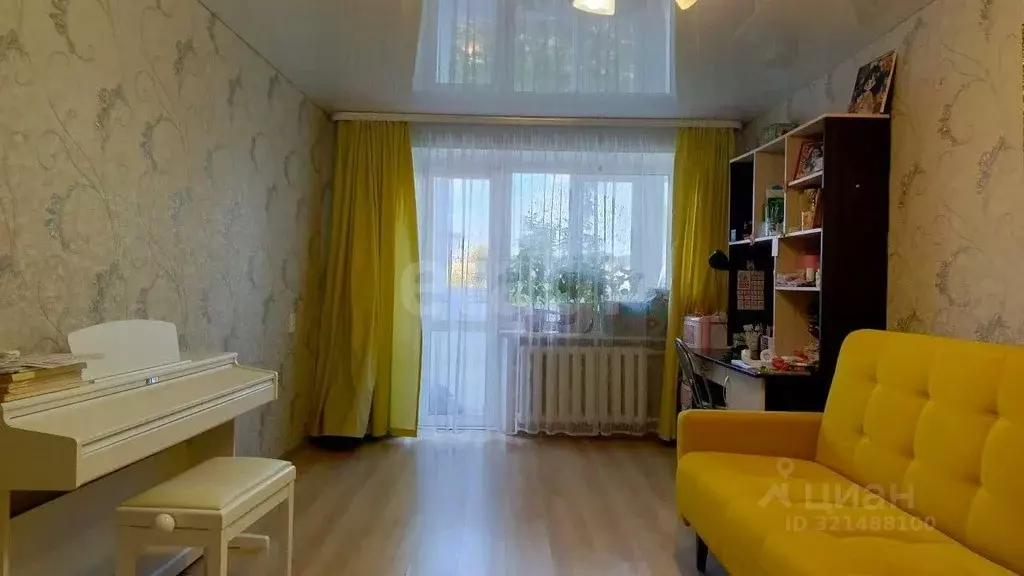 3-к кв. Курганская область, Шадринск ул. Свердлова, 33 (59.1 м) - Фото 0