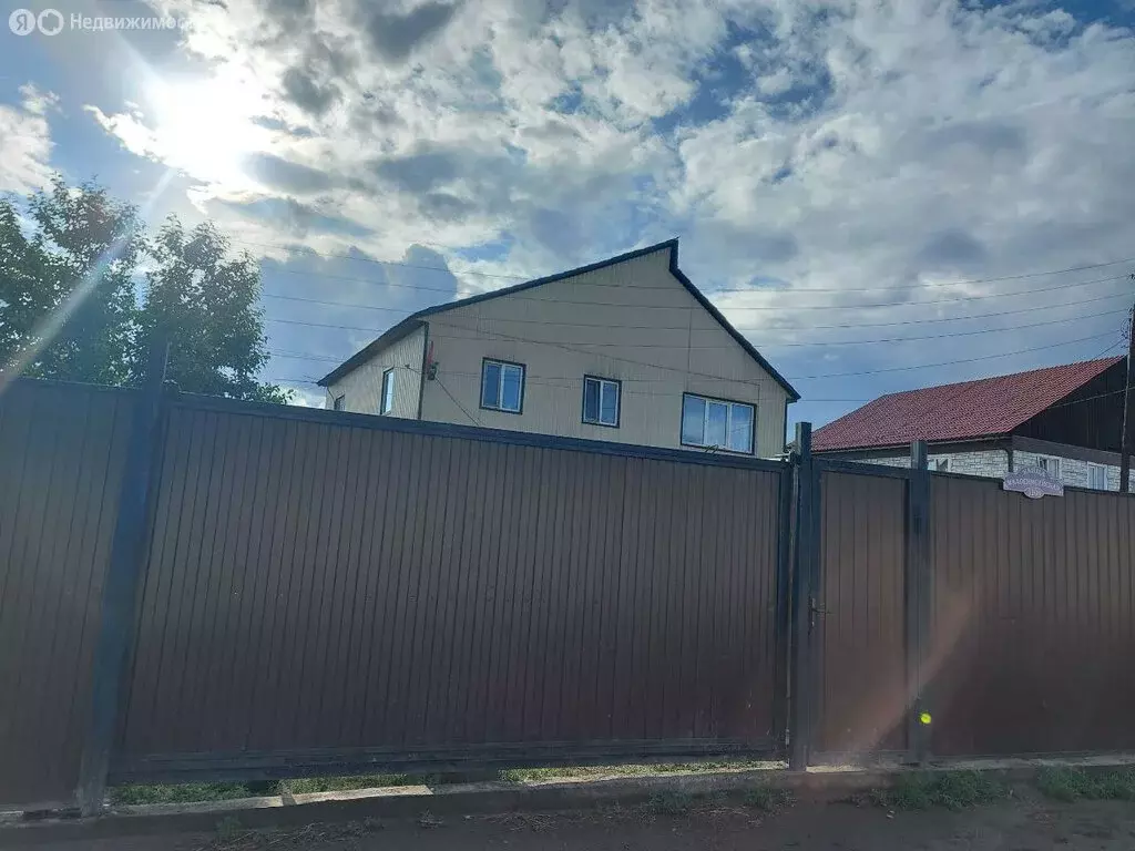 Дом в Кызыл, Малоенисейская улица (180 м) - Фото 1