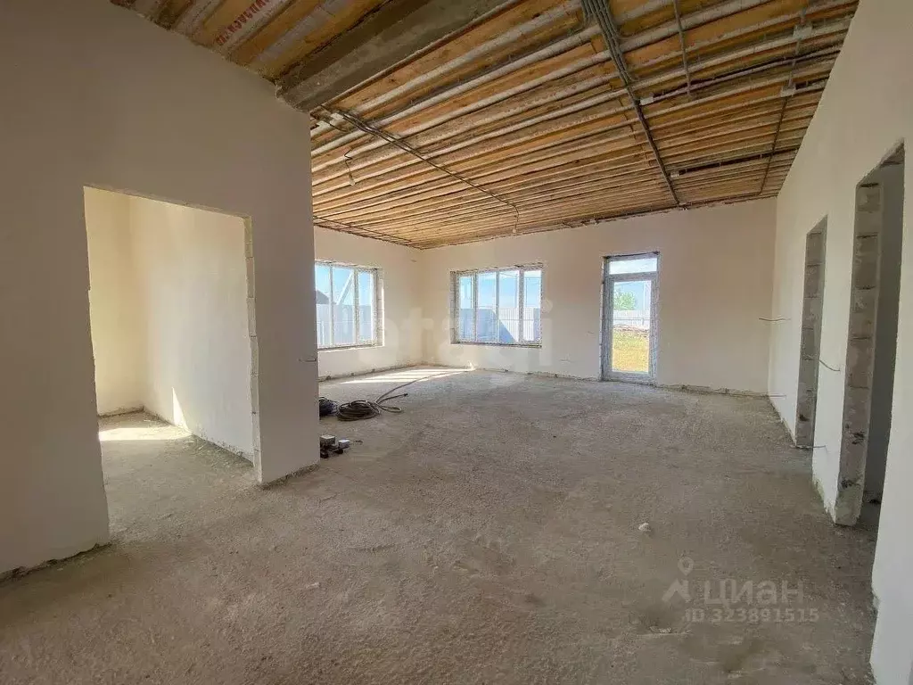 Дом в Саратовская область, Энгельсский район, Красноярское ... - Фото 0