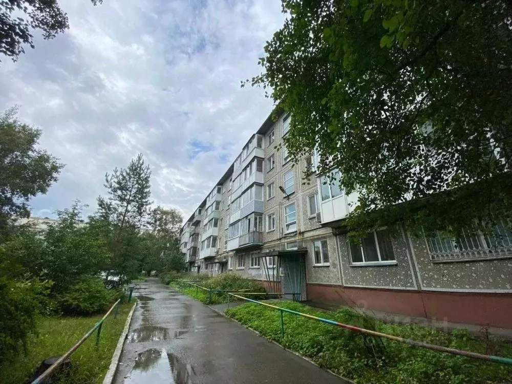 3-к кв. Омская область, Омск ул. Чайковского, 10 (62.5 м) - Фото 0