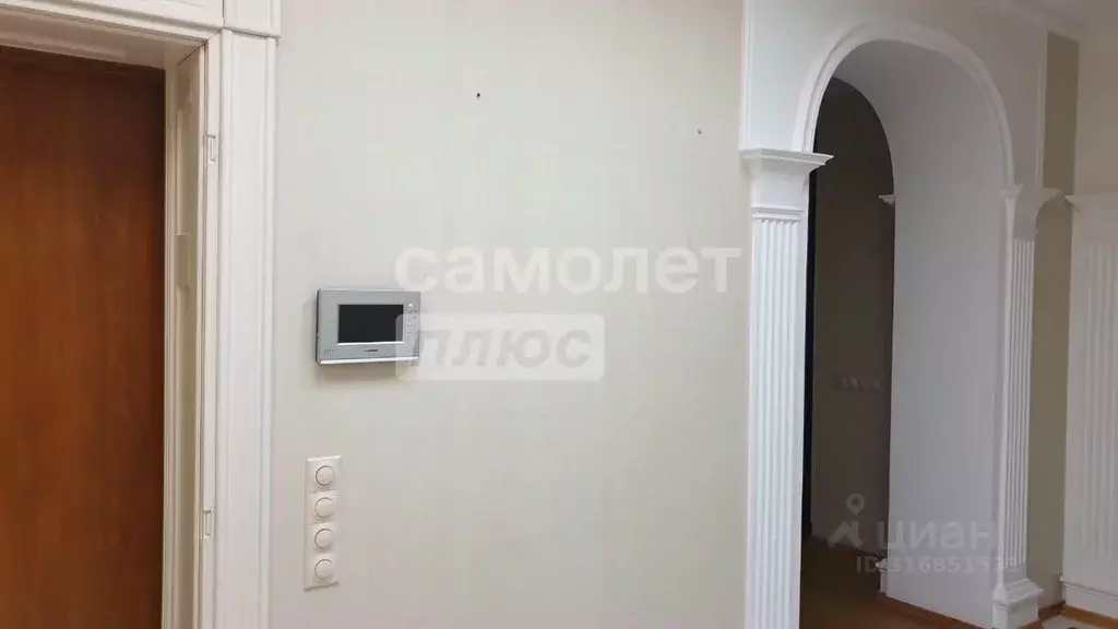 6-к кв. Ханты-Мансийский АО, Сургут ул. Восход, 2 (307.4 м) - Фото 0