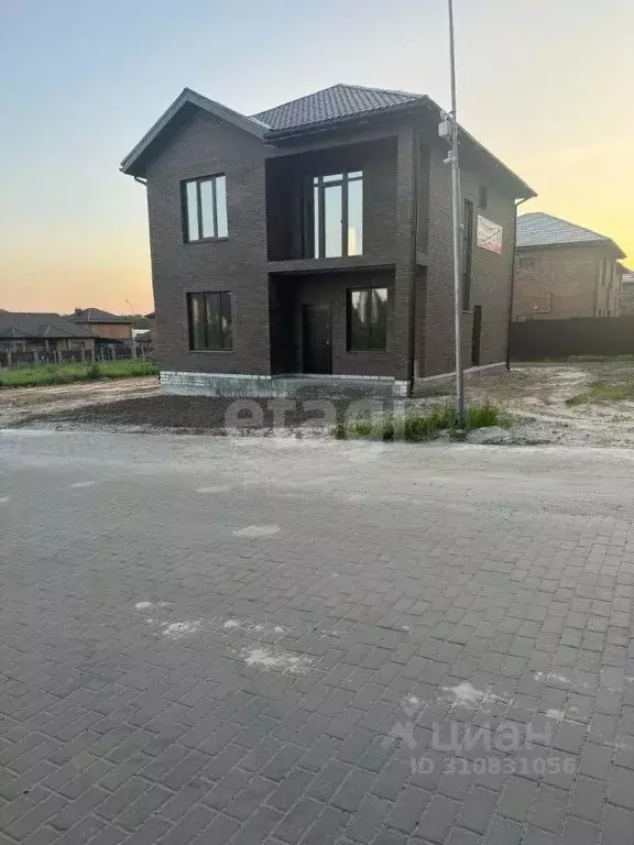 Дом в Брянская область, Брянский район, пос. Мичуринский  (180 м) - Фото 1