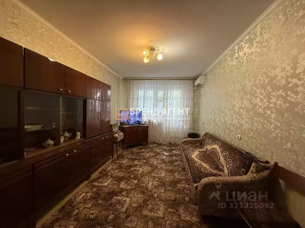 3-к кв. Белгородская область, Белгород ул. Менделеева, 8а (71.4 м) - Фото 0
