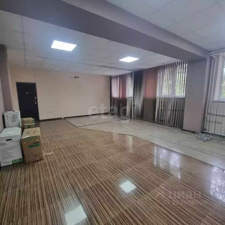 Офис в Северная Осетия, Владикавказ Черменское ш., 1 (100 м) - Фото 1