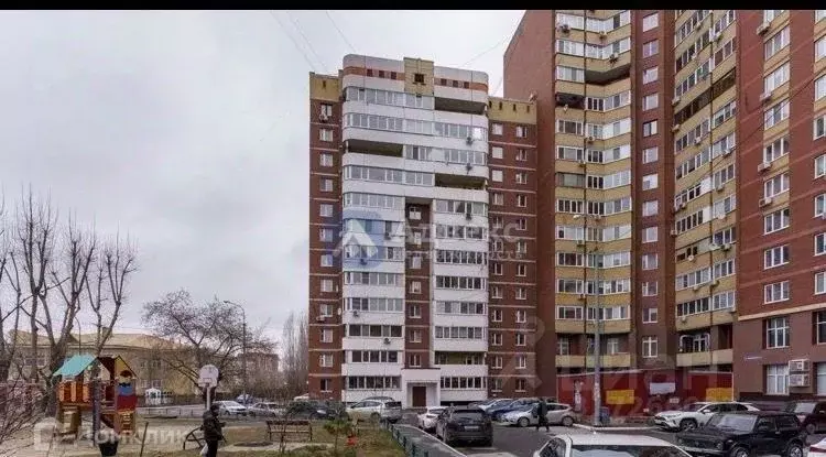 2-к кв. Тюменская область, Тюмень ул. Чернышевского, 2 (61.8 м) - Фото 0
