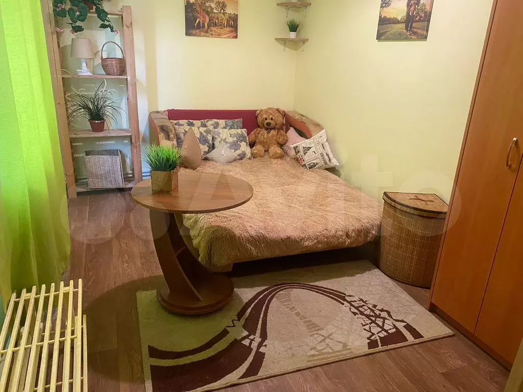Комната 18 м в 3-к., 2/3 эт. - Фото 1