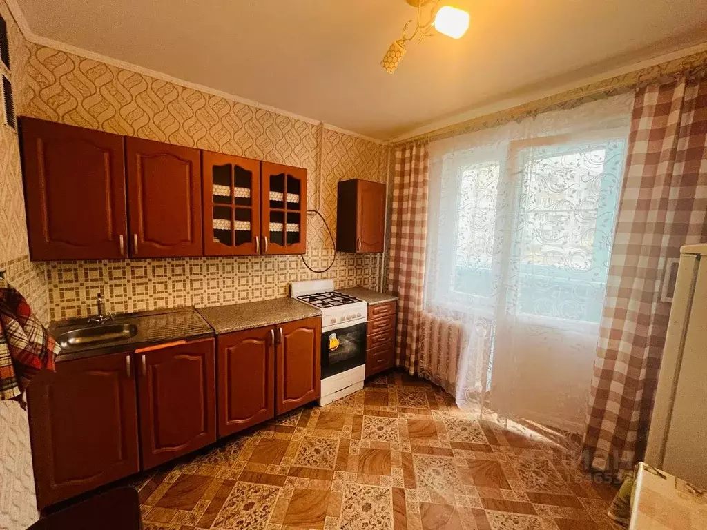 3-к кв. Псковская область, Порхов ул. Пушкина, 28 (67.8 м) - Фото 0