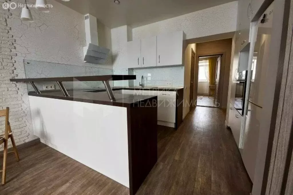 2-комнатная квартира: Тюмень, улица Революции, 228к4 (61.2 м) - Фото 1