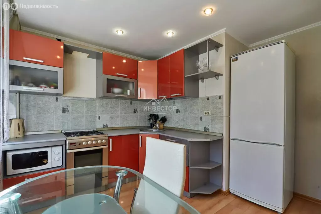 2-комнатная квартира: Челябинск, улица Первого Спутника, 1 (42.8 м) - Фото 1