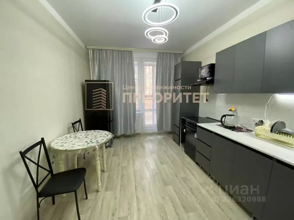 2-к кв. Саха (Якутия), Якутск ул. Александра Захарченко, 11 (56.0 м) - Фото 1