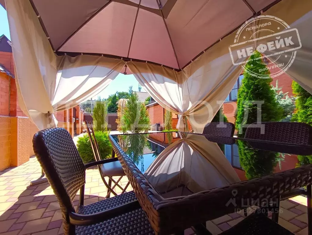 Дом в Ростовская область, Азов Азовский район, Радужный пер. (370 м) - Фото 1