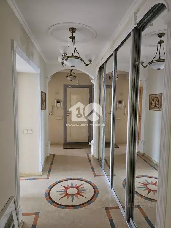 3-к кв. Новосибирская область, Новосибирск ул. Блюхера, 61/1 (88.0 м) - Фото 0