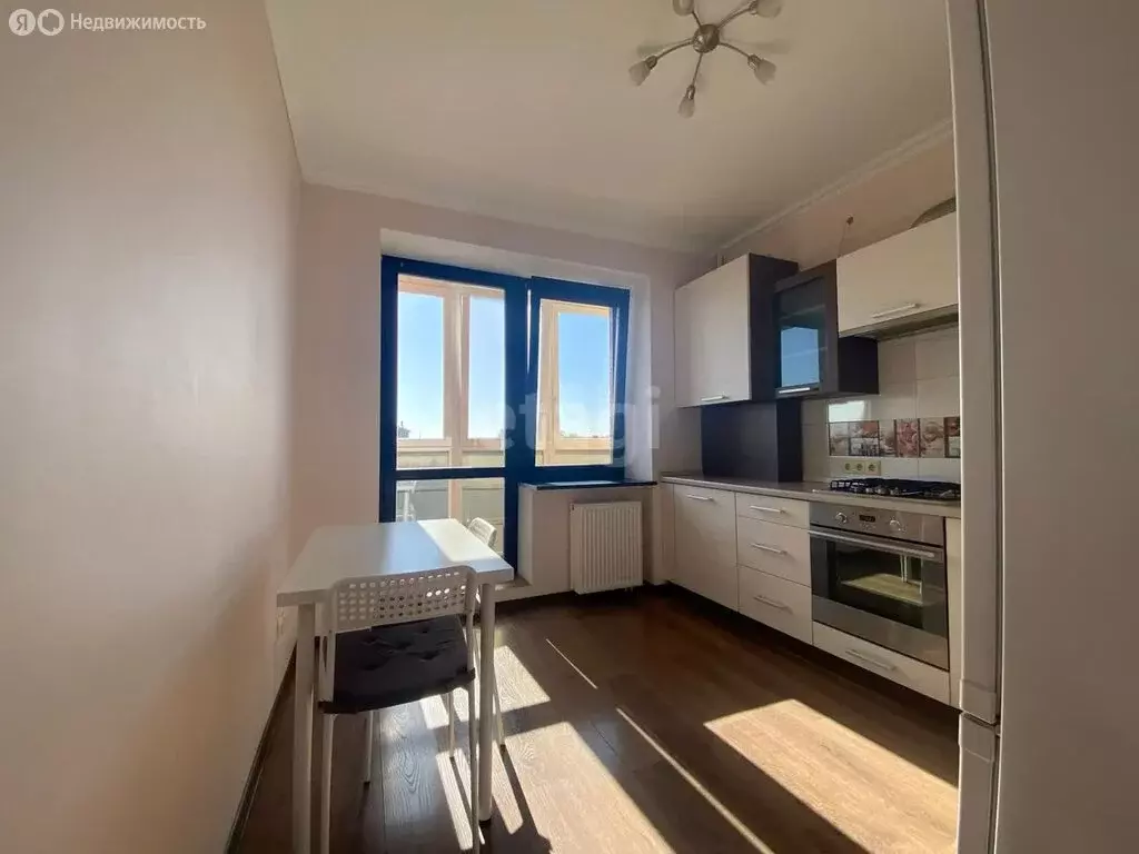 1-комнатная квартира: Калининград, Банковская улица, 12А (37 м) - Фото 1