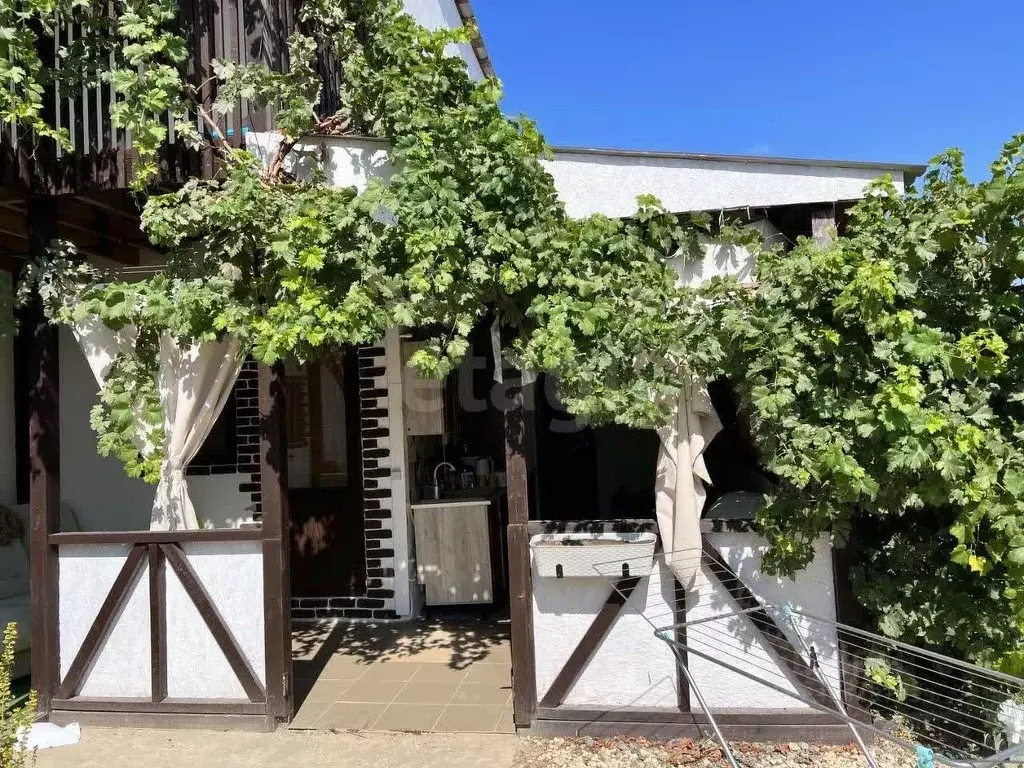 Дом в Краснодарский край, Темрюкский район, Фонталовское с/пос, пос. ... - Фото 1