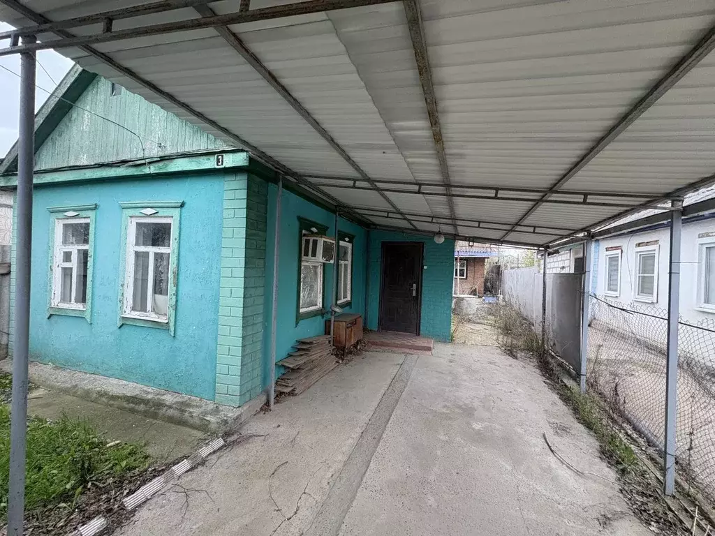 Дом в Ставропольский край, Новоалександровск Кубанский пер. (32 м) - Фото 0