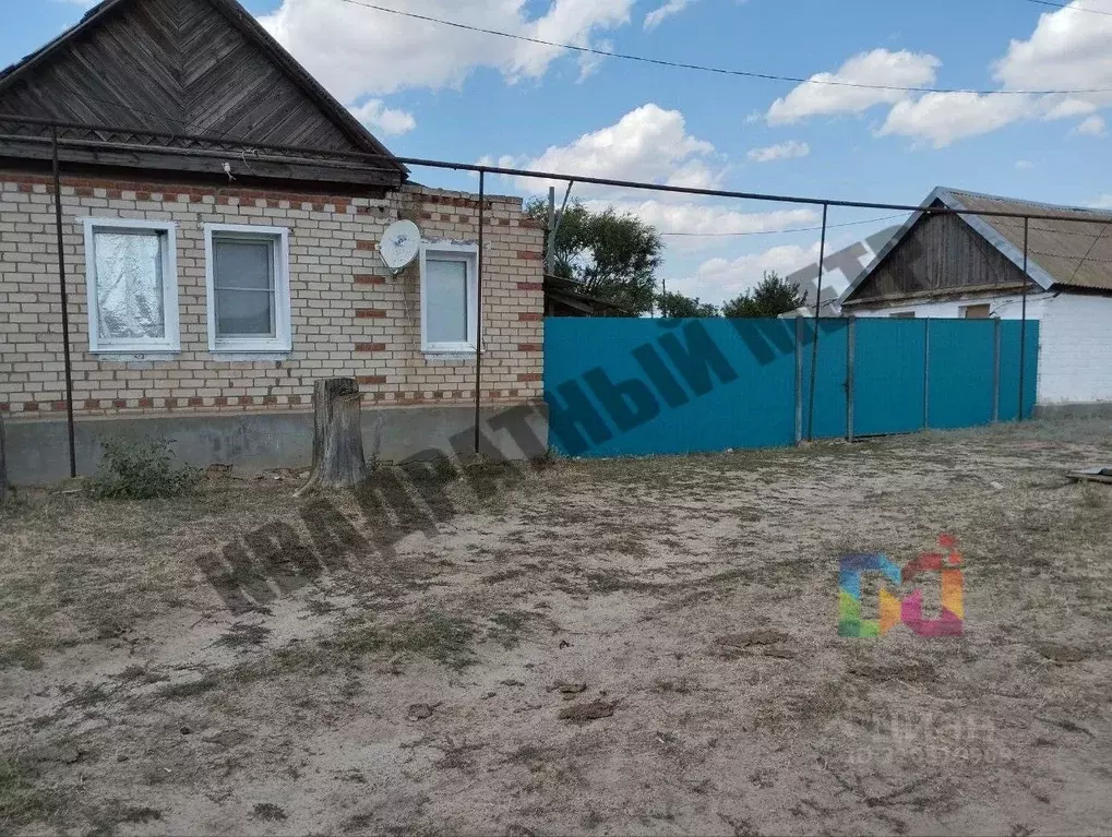 Дом в Калмыкия, с. Малые Дербеты ул. Николаева, 35 (28 м) - Фото 0