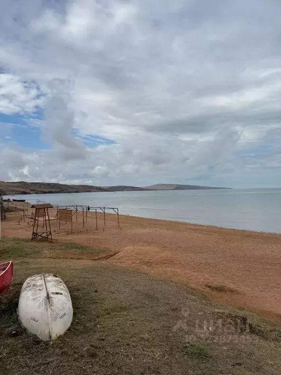 Дом в Крым, Ленинский район, Глазовское с/пос, с. Юркино ул. Кирова, ... - Фото 1