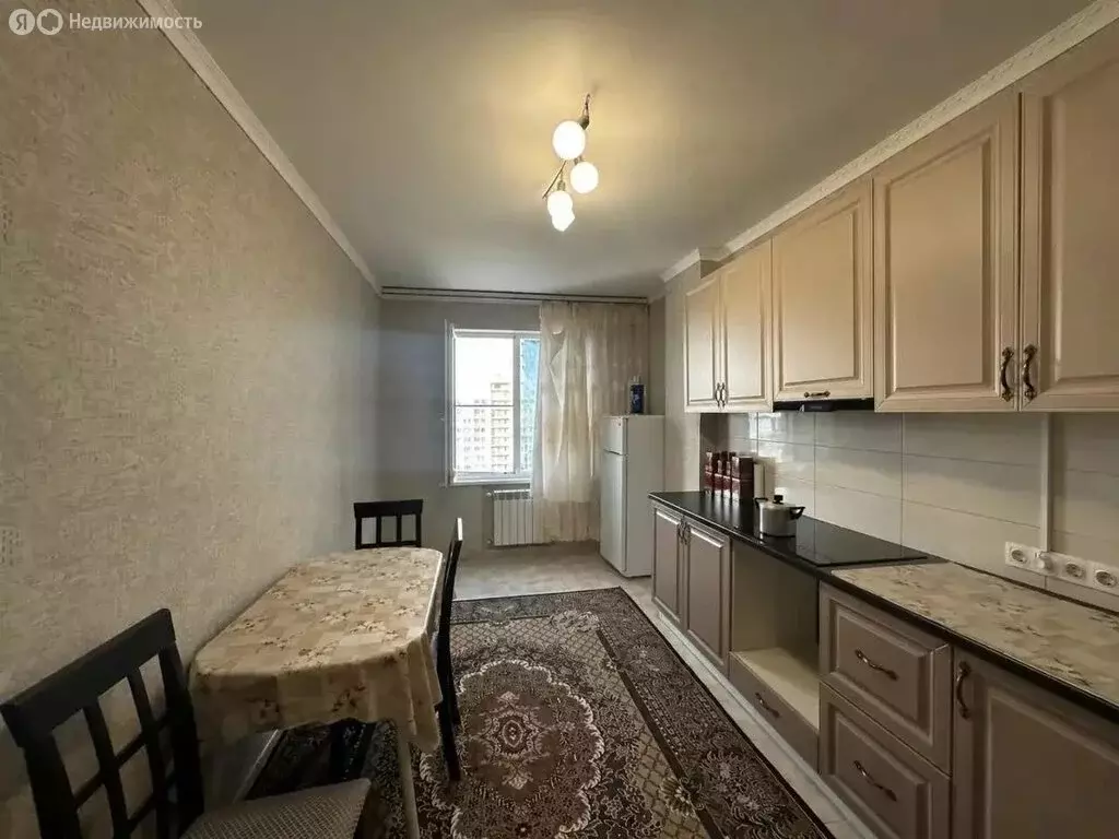 1-комнатная квартира: Белгород, улица Есенина, 15 (42.5 м) - Фото 2