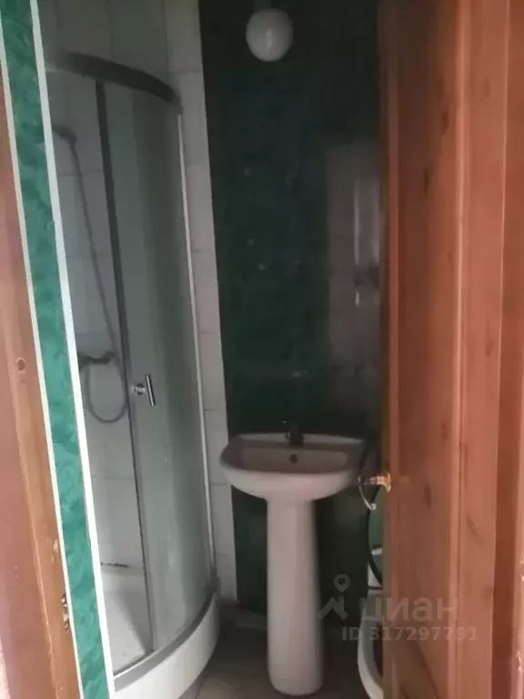 Помещение свободного назначения в Воронежская область, Анна пгт ул. ... - Фото 1