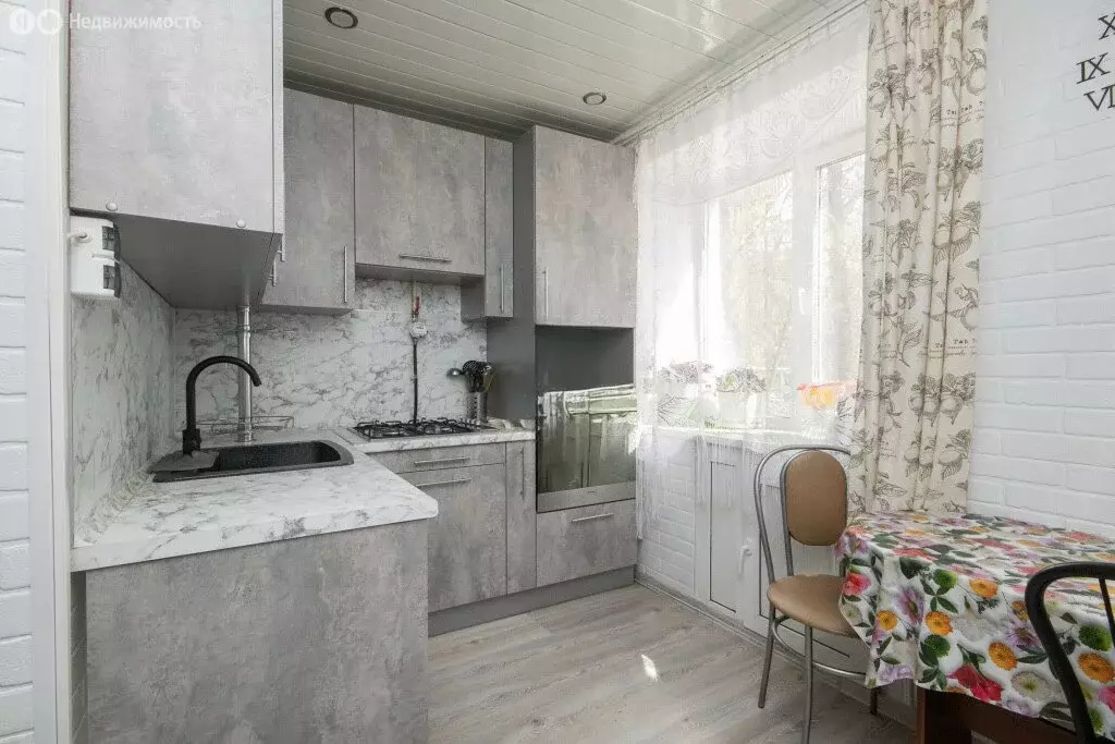 2-комнатная квартира: Ярославль, улица Ньютона, 42 (55.2 м) - Фото 0