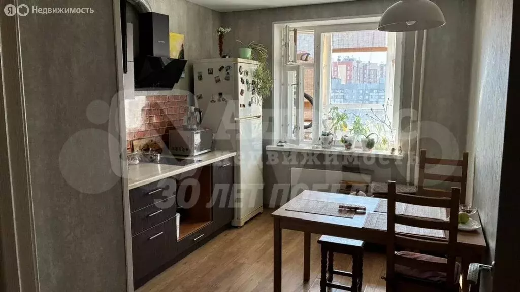 1-комнатная квартира: Тюмень, улица Ю.-Р.Г. Эрвье, 14к1 (39.6 м) - Фото 1