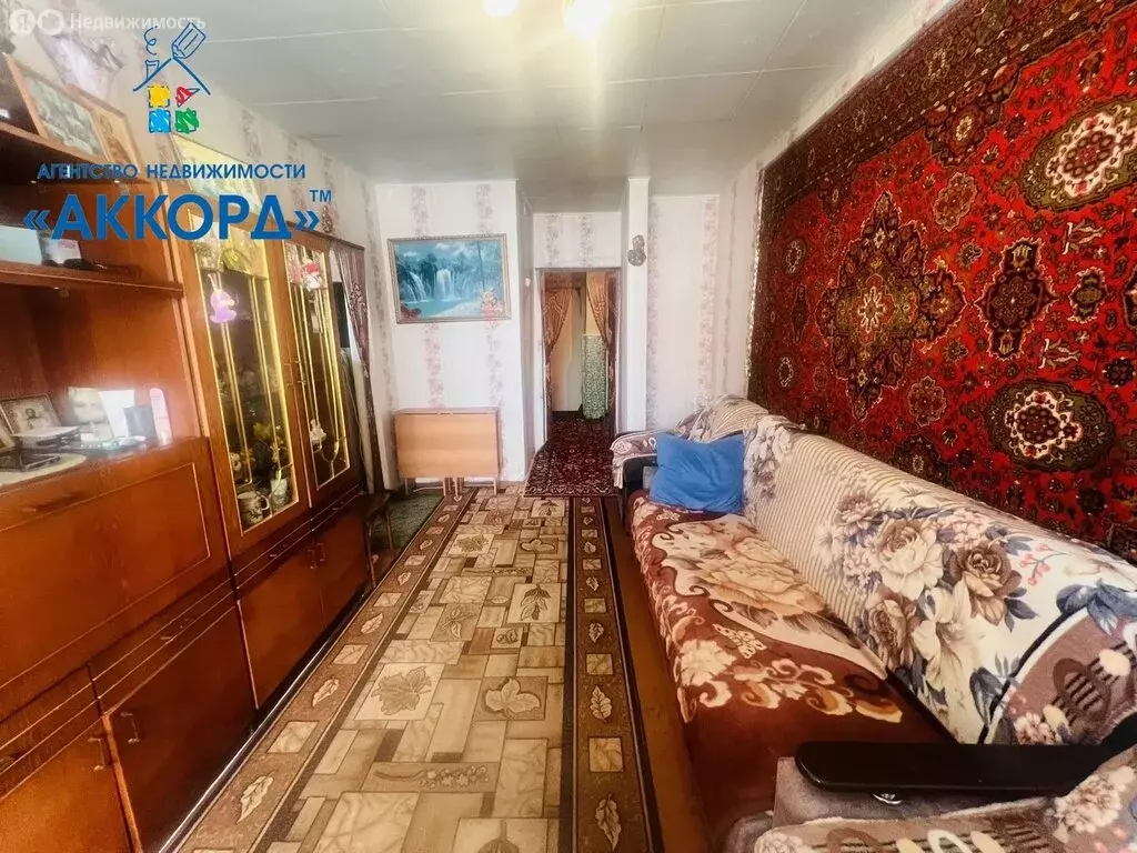 3-комнатная квартира: село Косиха, Комсомольская улица, 33 (51.4 м) - Фото 2