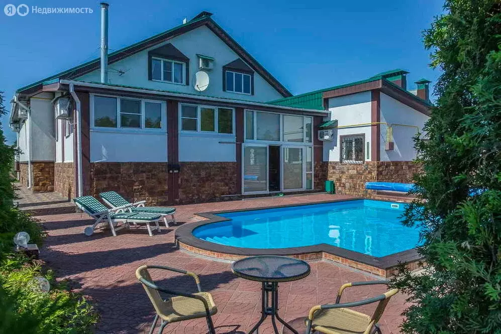 Дом в село Узюково, Школьная улица (500 м) - Фото 1