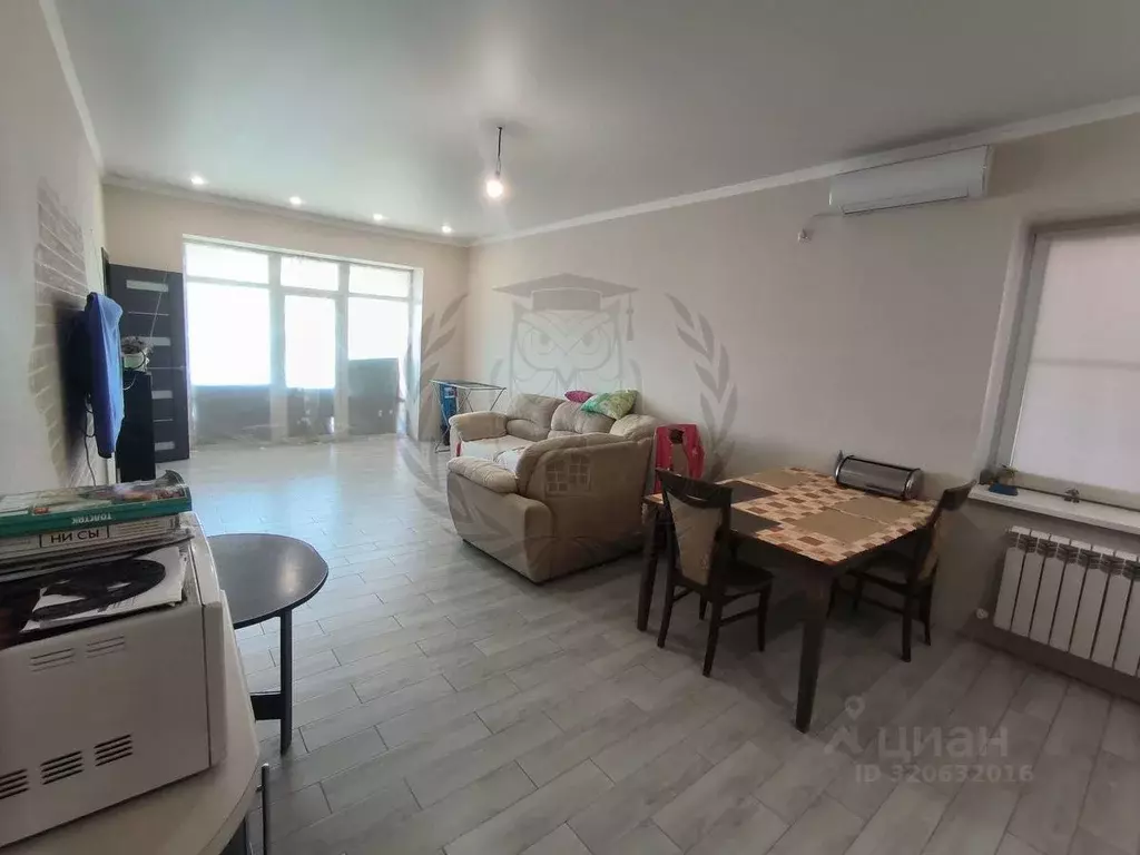 Дом в Белгородская область, Корочанский район, Мелиховское с/пос, с. ... - Фото 1