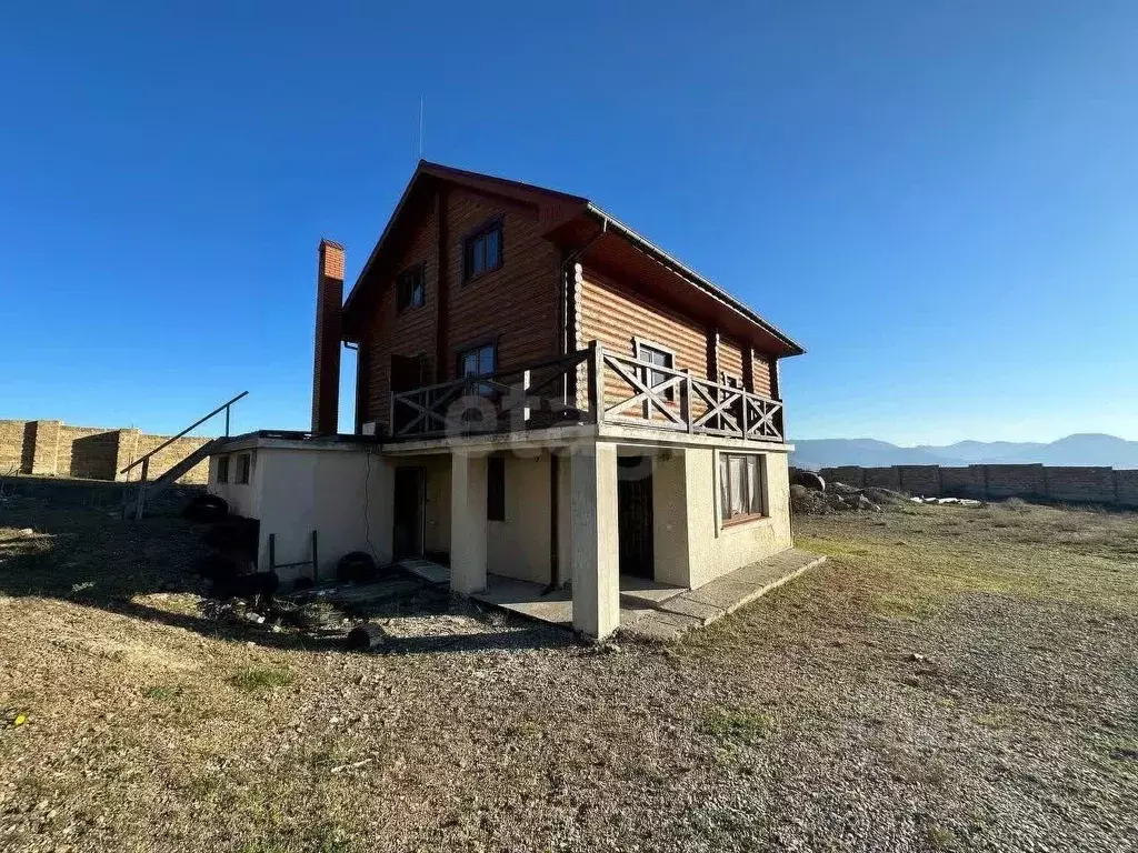 Дом в Крым, Алушта городской округ, с. Лучистое ул. Смешная (241 м) - Фото 1