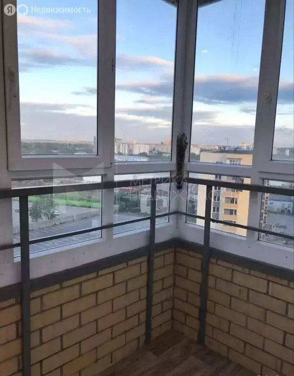 1-комнатная квартира: Тюмень, улица Парада Победы, 9 (32 м) - Фото 1